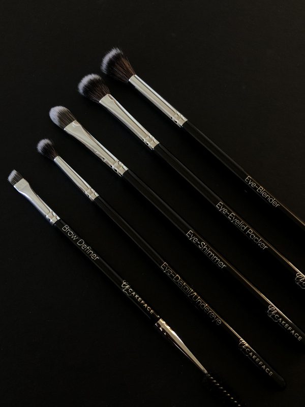 The Cakeface 11 Piece Luxury Brush Set - Image 6